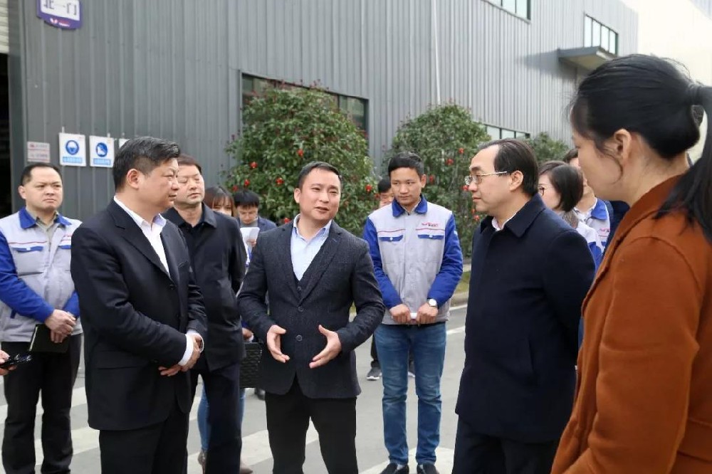 寧鄉(xiāng)市委書記周輝、市長付旭明赴萬鑫精工調(diào)研