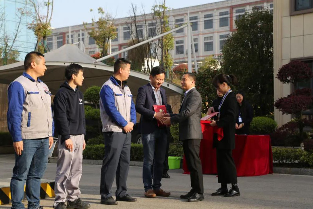 表彰先進，筑基百億 ——萬鑫精工隆重舉行2020年度表彰大會