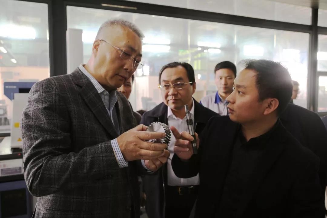 長沙市科技局黨組書記、局長趙躍駟考察萬鑫精工